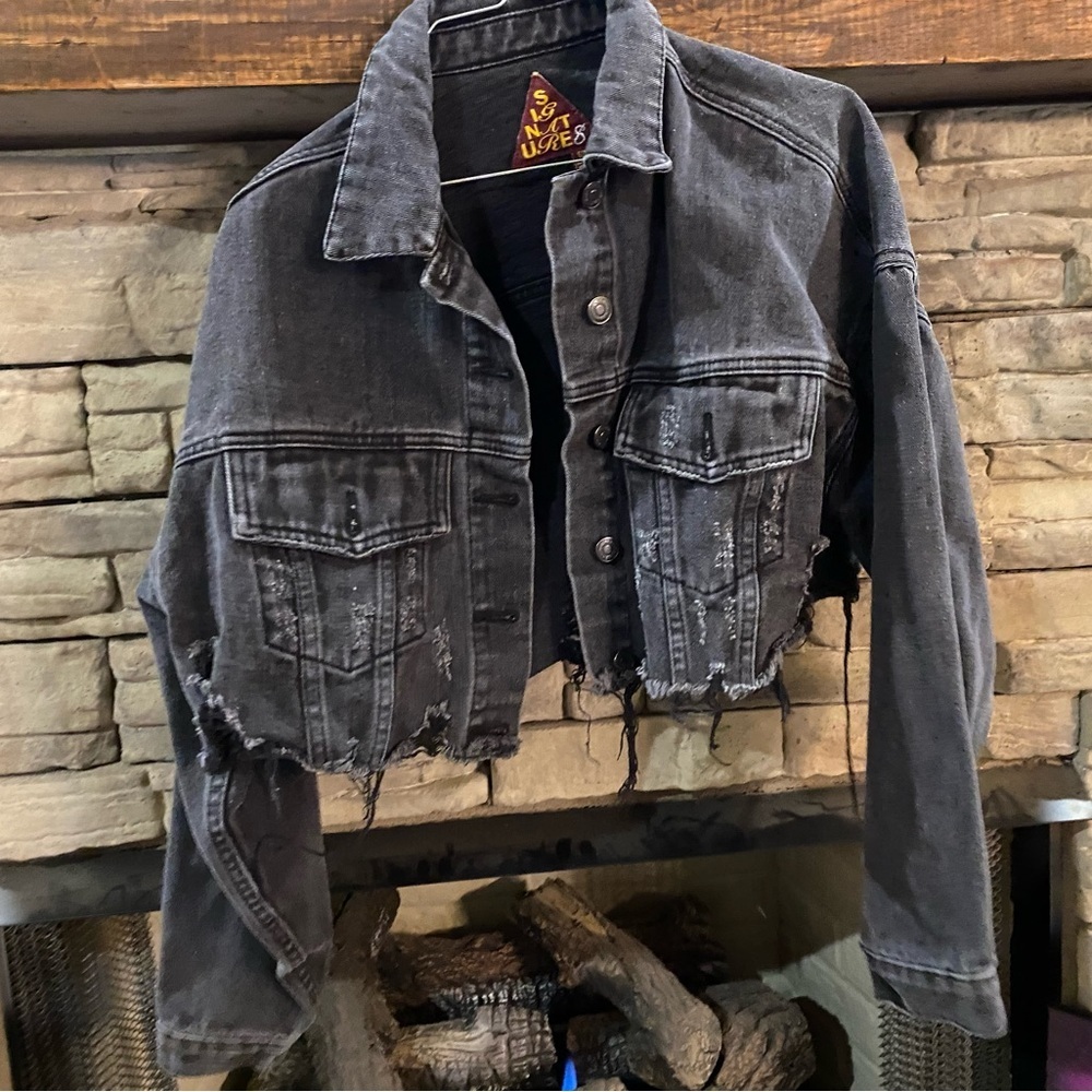 Distressed half‎ Jean jacket